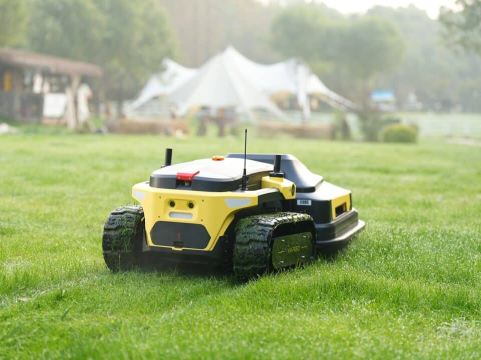 Vezeték nélküli robotfűnyíró és Segway Navimow i108